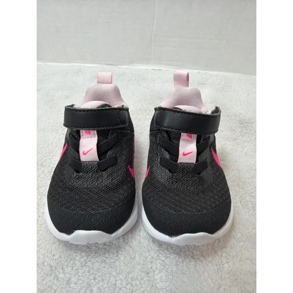 Nike Revolution 7 Hyper Pink Sneakers Kids 2C Black Pink DD1094-007
